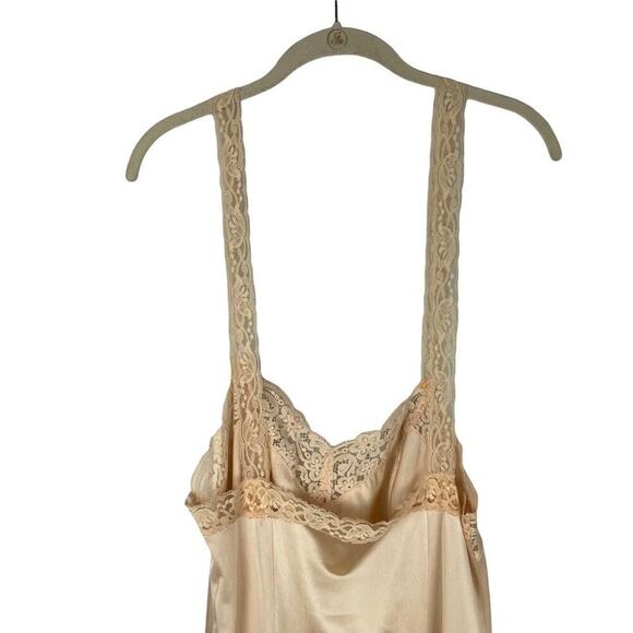 Vintage Vanity Fair gold lace trim slip size 34 - Picture 6 of 8